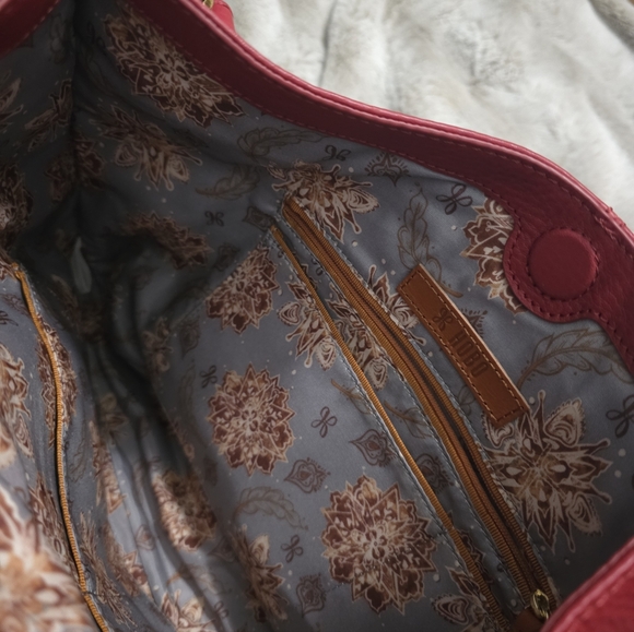 HOBO Pier Pebbled Red Leather Crossbody/ Shoulder Bag  Never Used - Picture 16 of 16